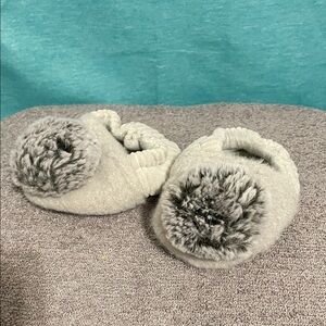 Source Unknown Cozy Kids Slippers in Gray and White